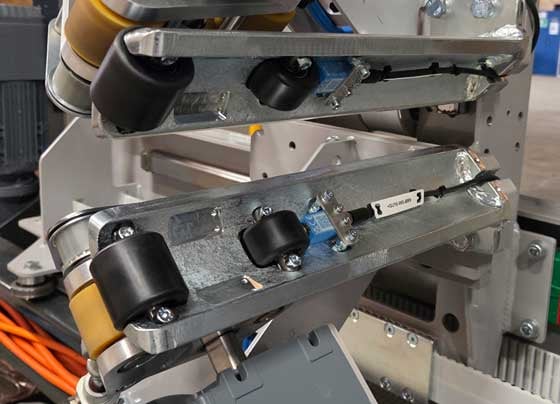 New gripper arm with extended wheel